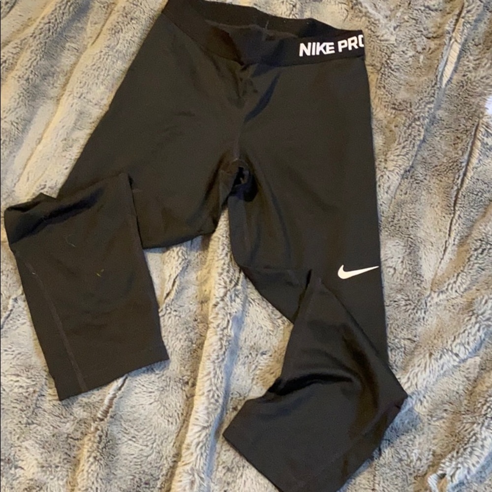 nike pro crop leggings